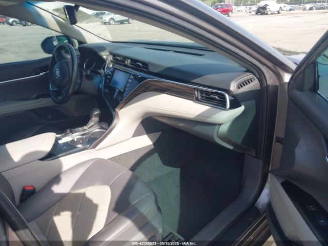 4T1B21HK6JU005868 Toyota Camry Hybrid Xle