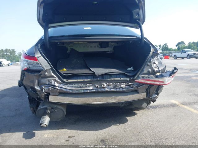 4T1B21HK6JU005868 Toyota Camry Hybrid Xle