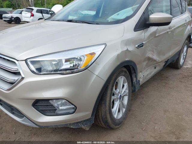 1FMCU0GD1JUB40638 Ford ESCAPE SE