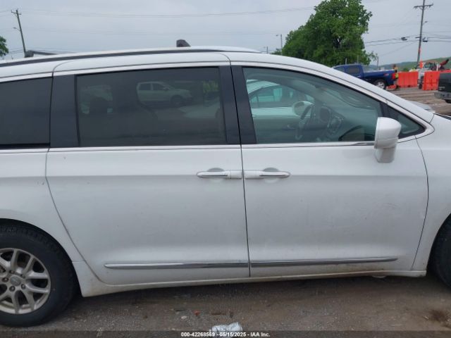 2C4RC1BG2LR285406 Chrysler Pacifica Touring L