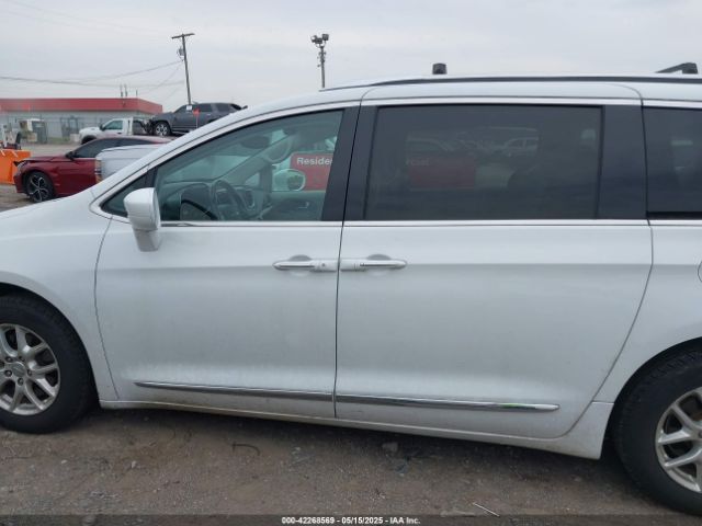 2C4RC1BG2LR285406 Chrysler Pacifica Touring L