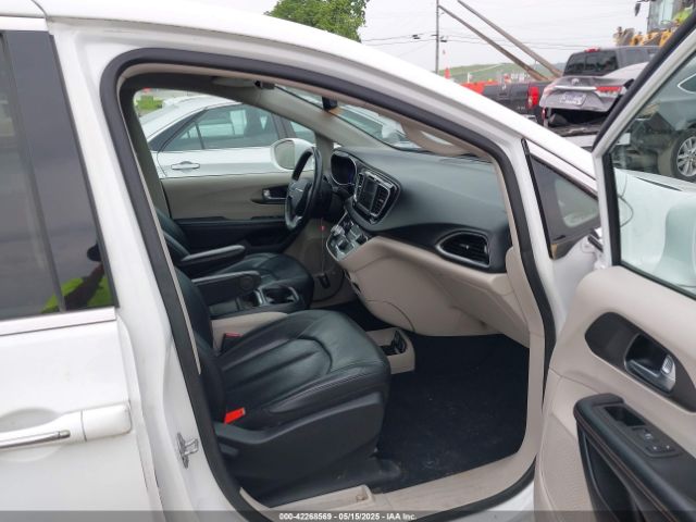 2C4RC1BG2LR285406 Chrysler Pacifica Touring L