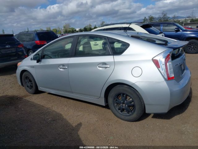 JTDKN3DU6F0402509 Toyota Prius Two