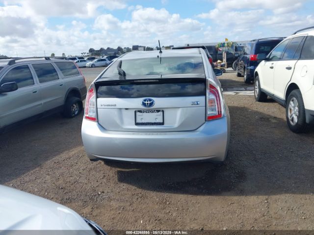 JTDKN3DU6F0402509 Toyota Prius Two