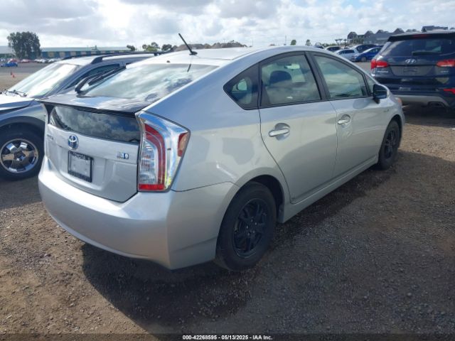 JTDKN3DU6F0402509 Toyota Prius Two