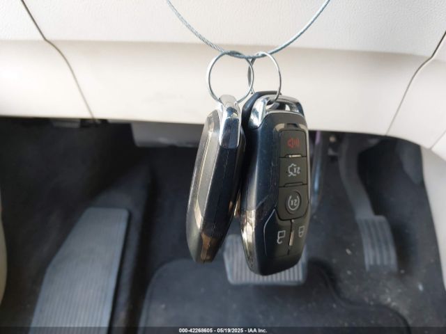 5LMCJ2C92GUJ08650 Lincoln MKC SELECT