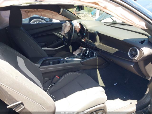 2018 CHEVROLET CAMARO 1G1FB1RX8J0184852 Photo 4