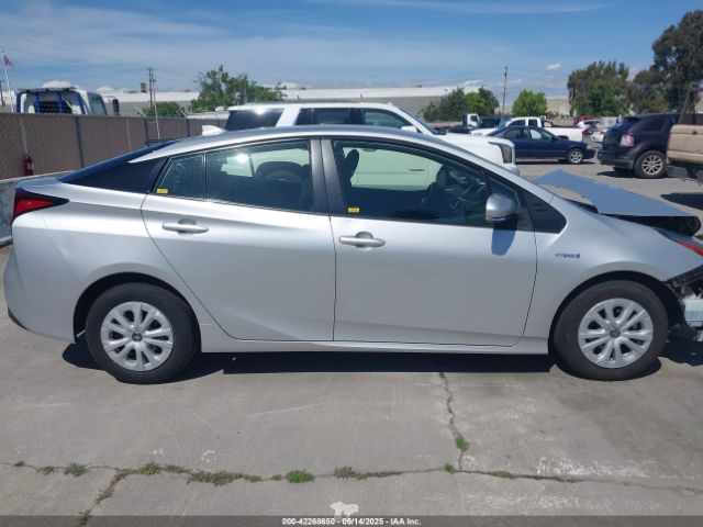 JTDKARFU0K3098310 Toyota Prius L Eco
