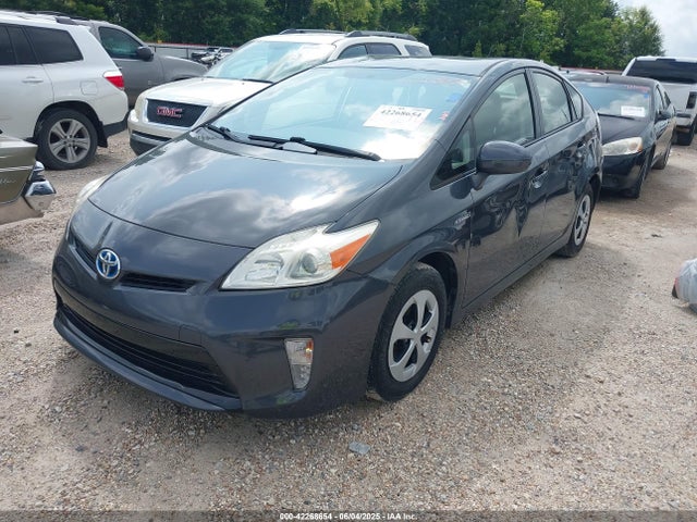 JTDKN3DU4F0465947 Toyota Prius Two