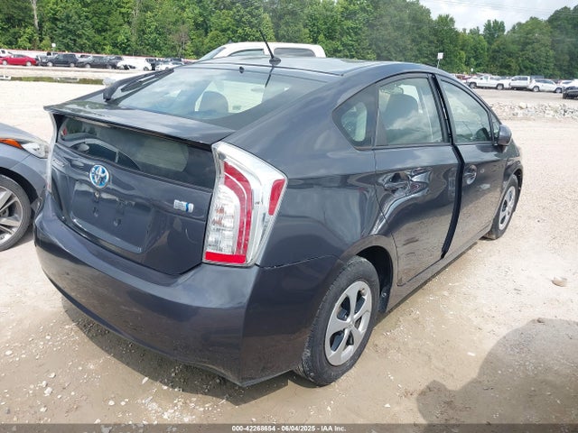 JTDKN3DU4F0465947 Toyota Prius Two