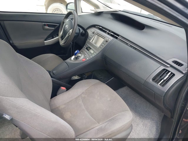 JTDKN3DU4F0465947 Toyota Prius Two