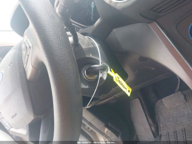 1FMCU9GDXHUC16596 Ford ESCAPE SE