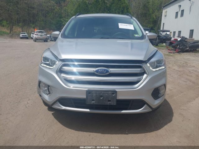1FMCU9GDXHUC16596 Ford ESCAPE SE