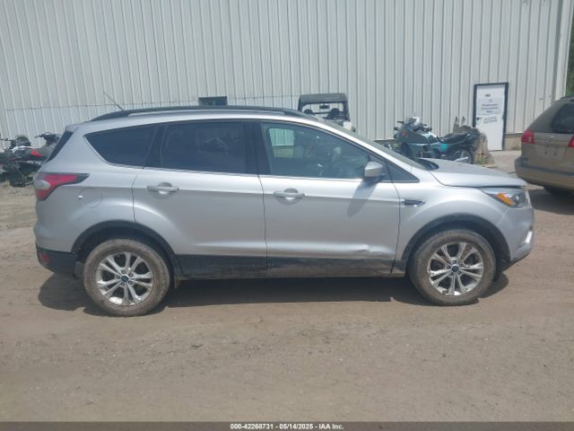 1FMCU9GDXHUC16596 Ford ESCAPE SE