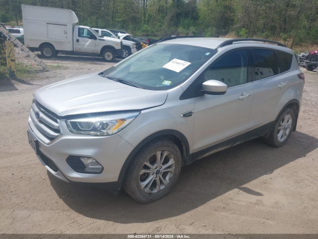 1FMCU9GDXHUC16596 Ford ESCAPE SE
