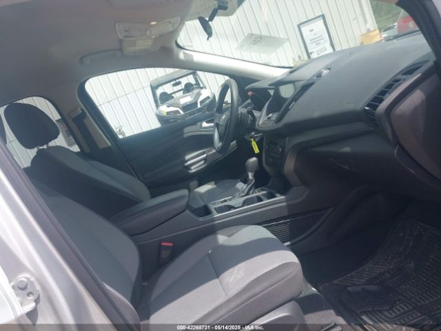 1FMCU9GDXHUC16596 Ford ESCAPE SE