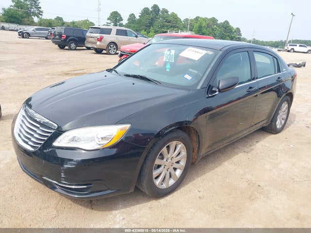 1C3CCBBB6EN153138 Chrysler 200