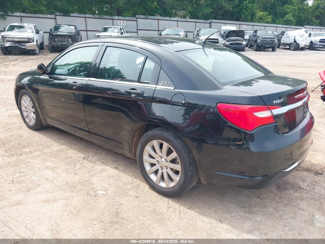 1C3CCBBB6EN153138 Chrysler 200