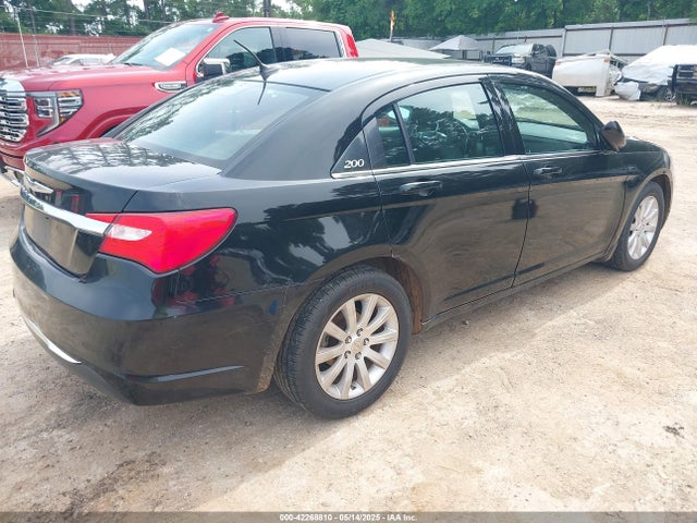 1C3CCBBB6EN153138 Chrysler 200