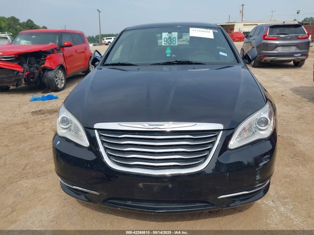 1C3CCBBB6EN153138 Chrysler 200