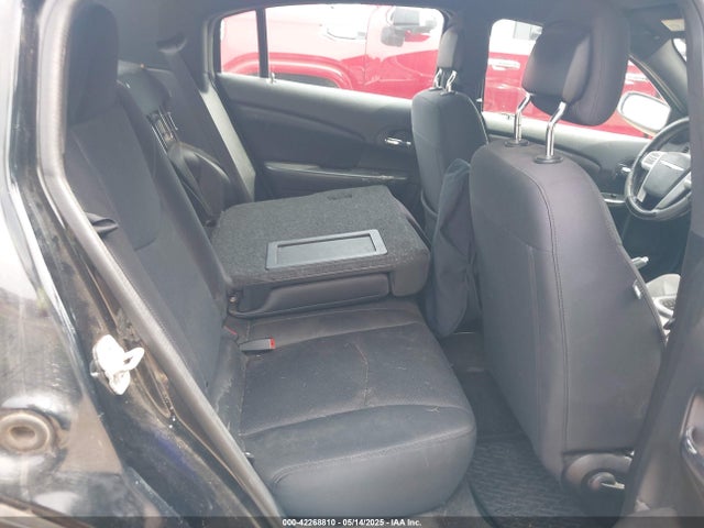 1C3CCBBB6EN153138 Chrysler 200