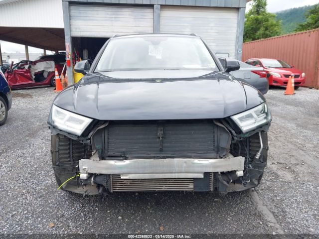 WA1CNAFY3J2141467 Audi Q5 2.0t Premium/2.0t Tech Premium
