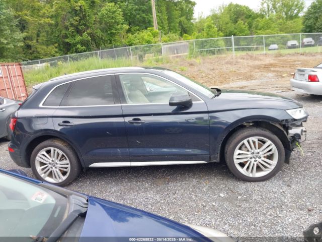 WA1CNAFY3J2141467 Audi Q5 2.0t Premium/2.0t Tech Premium