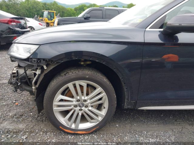 WA1CNAFY3J2141467 Audi Q5 2.0t Premium/2.0t Tech Premium