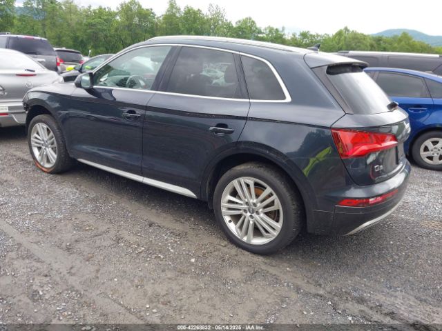 WA1CNAFY3J2141467 Audi Q5 2.0t Premium/2.0t Tech Premium