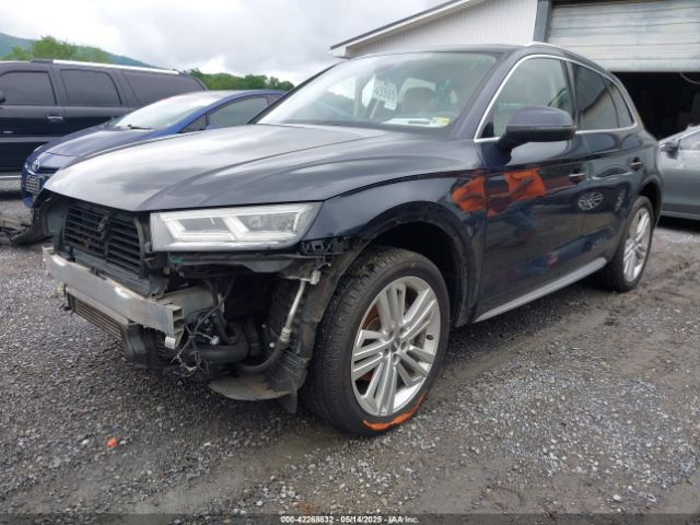 WA1CNAFY3J2141467 Audi Q5 2.0t Premium/2.0t Tech Premium
