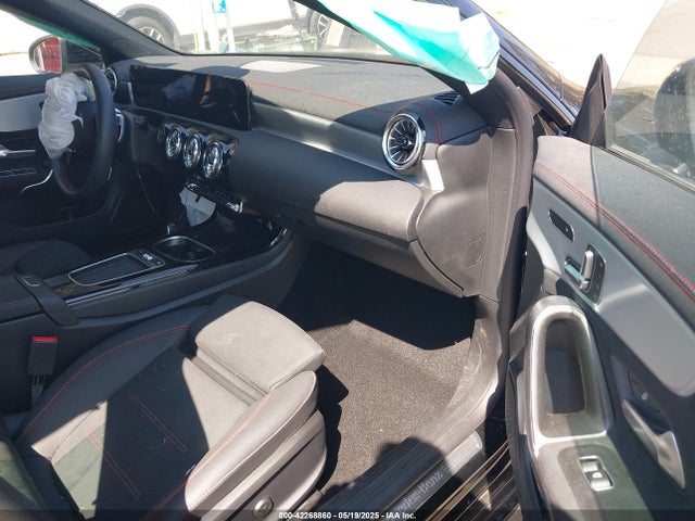 W1K5J4GB1SN482992 Mercedes-Benz m260
