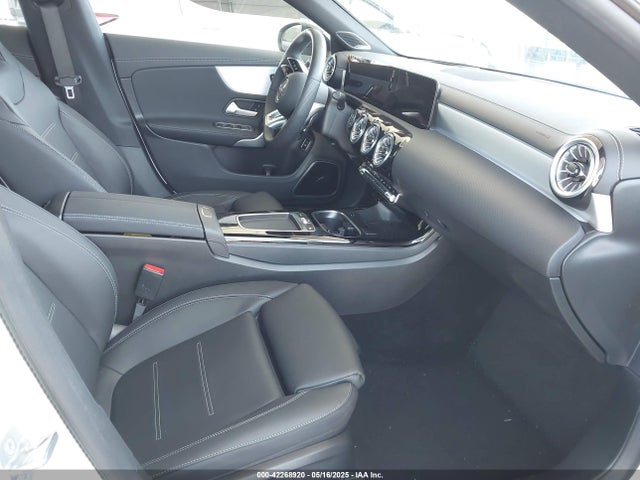 W1K5J5EB0SN525467 Mercedes-Benz m139q