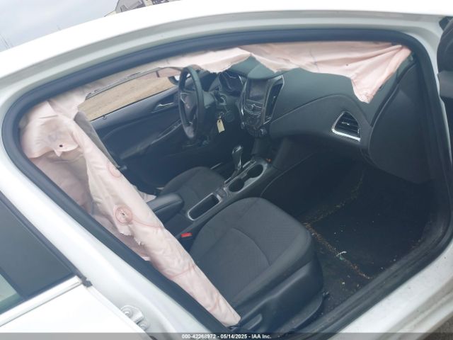 2019 CHEVROLET CRUZE 1G1BE5SM6K7146428 Photo 4
