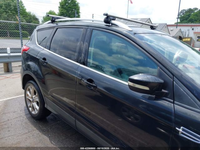 1FMCU0J93FUA19962 Ford Escape Titanium
