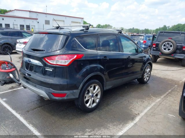 1FMCU0J93FUA19962 Ford Escape Titanium