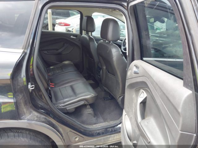 1FMCU0J93FUA19962 Ford Escape Titanium