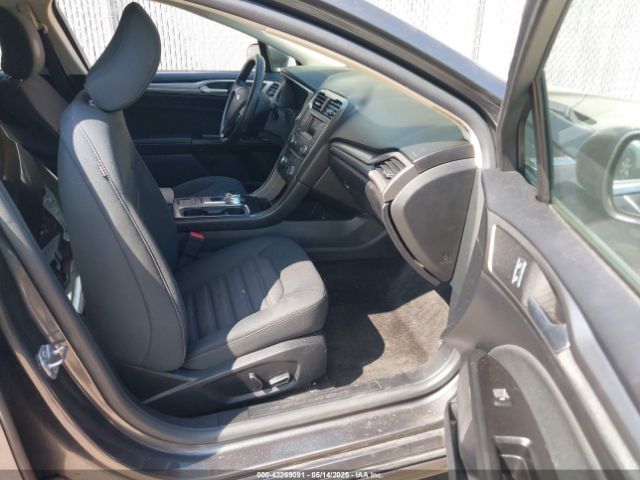 3FA6P0H70HR394804 Ford FUSION SE