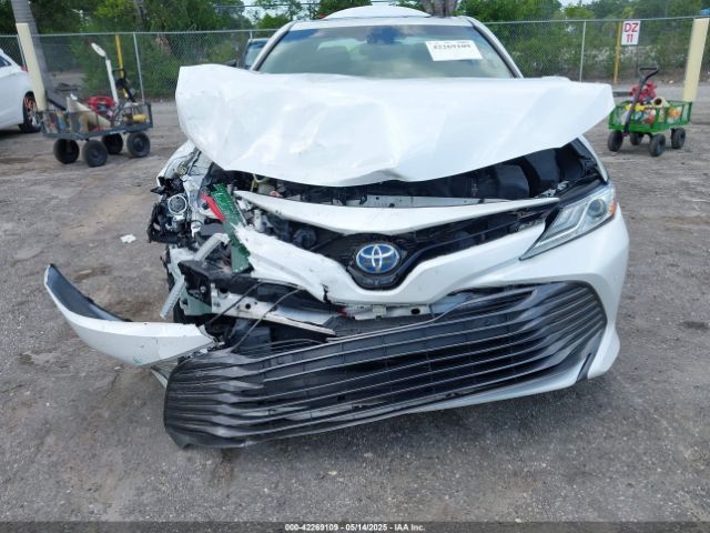 4T1B21HK4JU002788 Toyota Camry Hybrid Xle