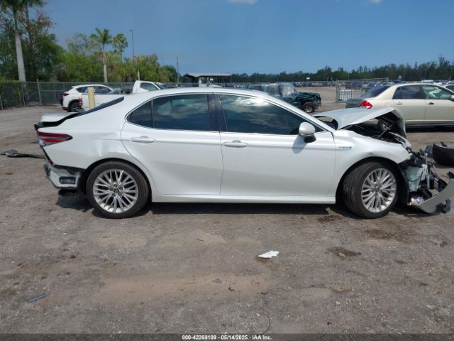 4T1B21HK4JU002788 Toyota Camry Hybrid Xle