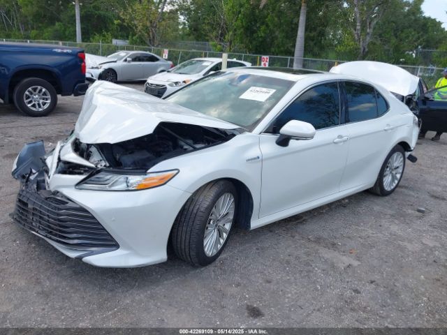 4T1B21HK4JU002788 Toyota Camry Hybrid Xle