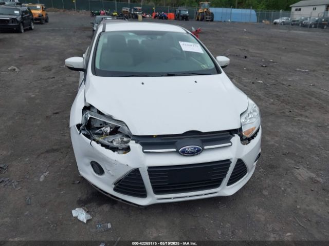 1FADP3F2XEL308862 Ford FOCUS SE