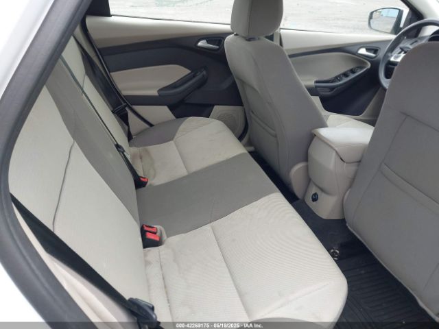 1FADP3F2XEL308862 Ford FOCUS SE