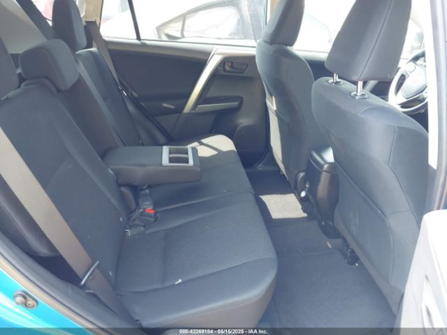 JTMZFREV1HJ719312 Toyota RAV4 LE
