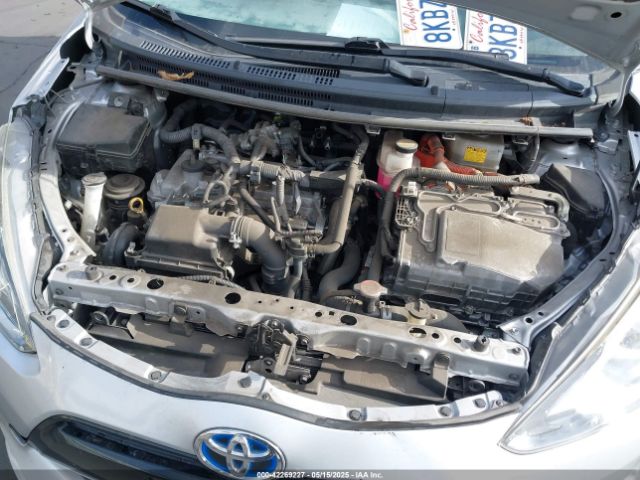 JTDKDTB35G1133623 Toyota Prius C Two
