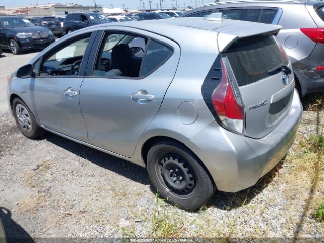 JTDKDTB35G1133623 Toyota Prius C Two