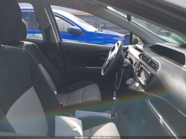 JTDKDTB35G1133623 Toyota Prius C Two