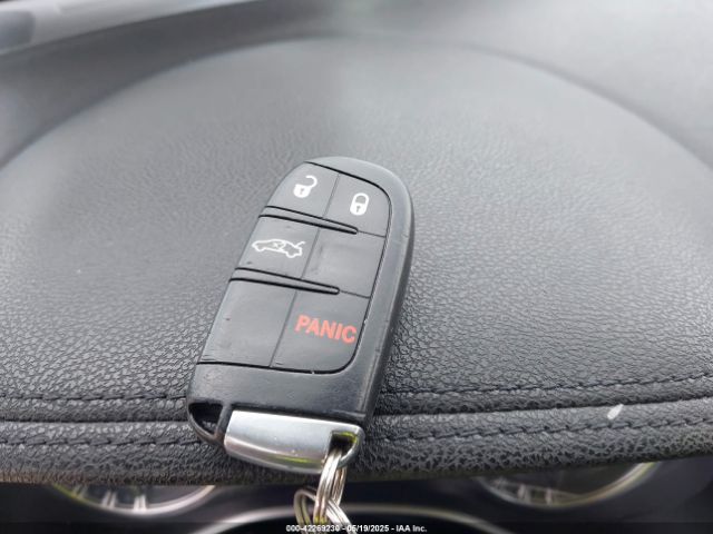 2019 CHRYSLER 300 2C3CCAAG3KH602030 Photo 10