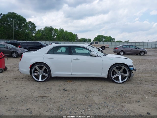 2C3CCAAG3KH602030 Chrysler 300 Touring