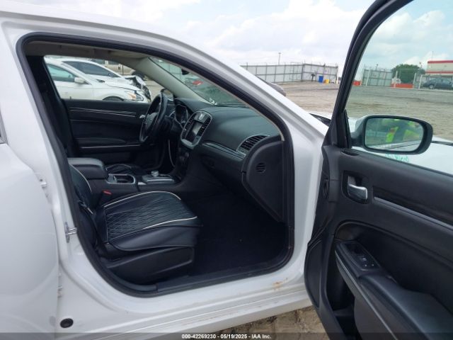 2019 CHRYSLER 300 2C3CCAAG3KH602030 Photo 4