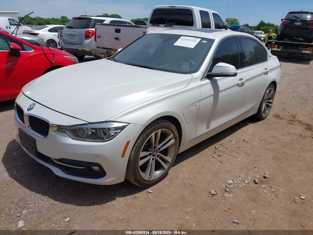 BMW 330e Iperformance 2018 WBA8E1C51JA756625 Image 2